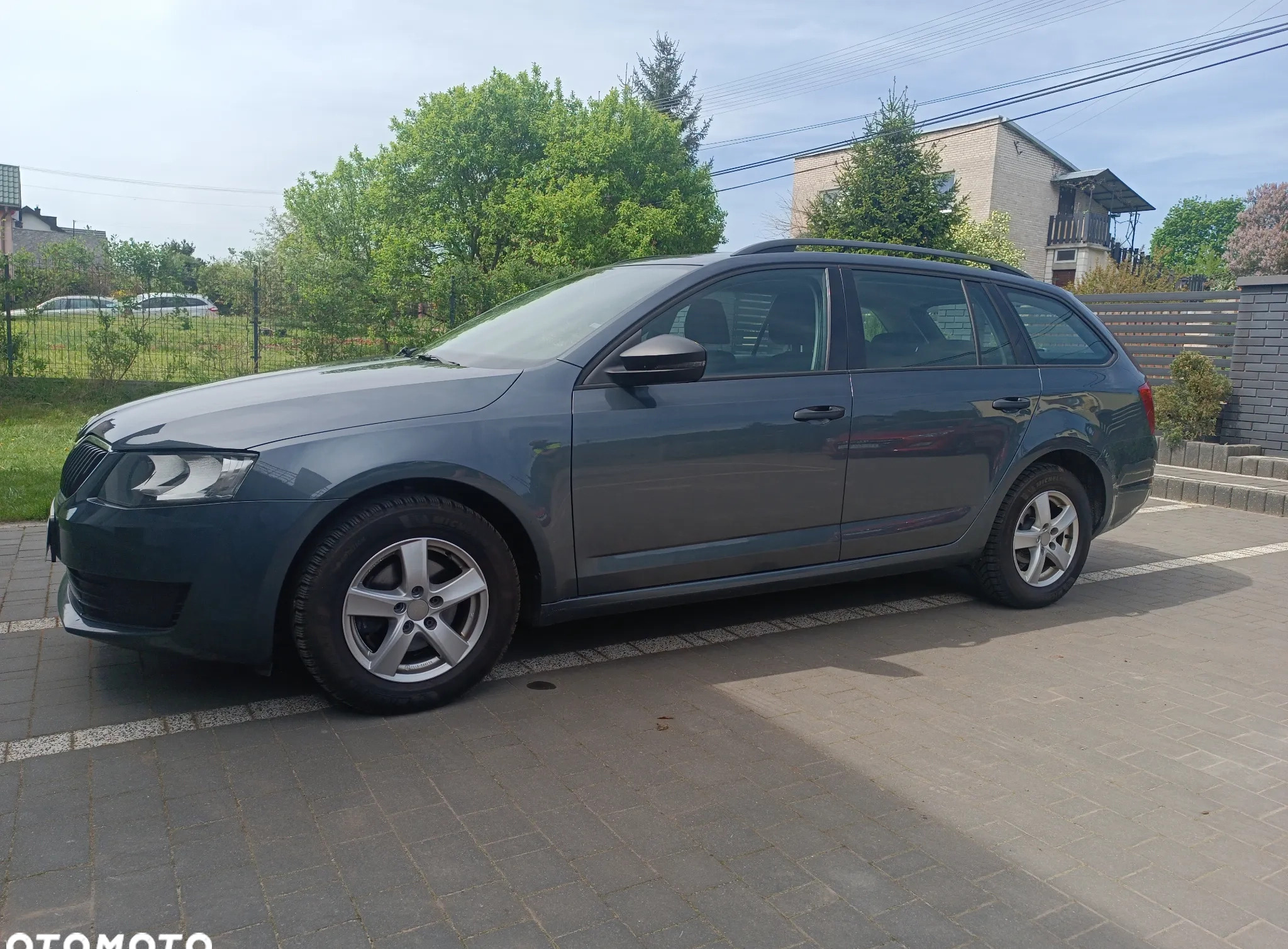 Skoda Octavia cena 33700 przebieg: 235000, rok produkcji 2015 z Starachowice małe 742